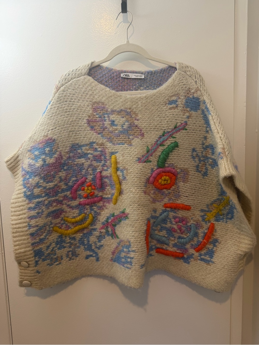 Zara Cream Knitted Floral Appliqué Sweater Poncho